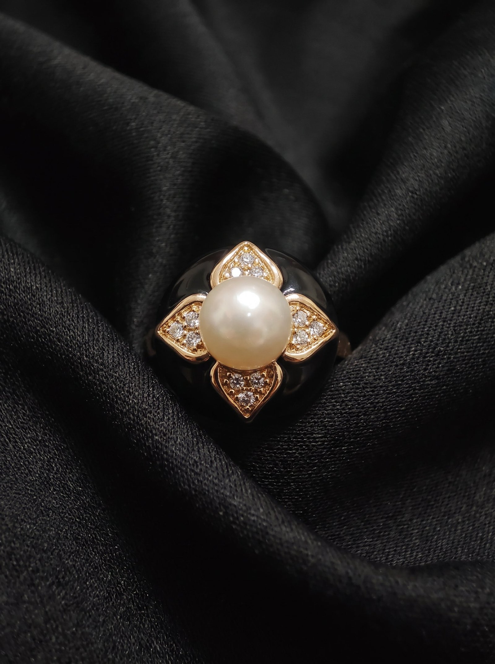 Pearl Bloom Statement Ring - Image 3
