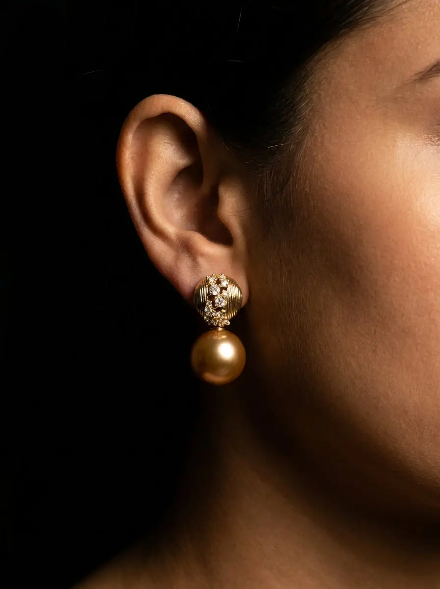 Aurélia Pearl Drop Earrings - Image 3